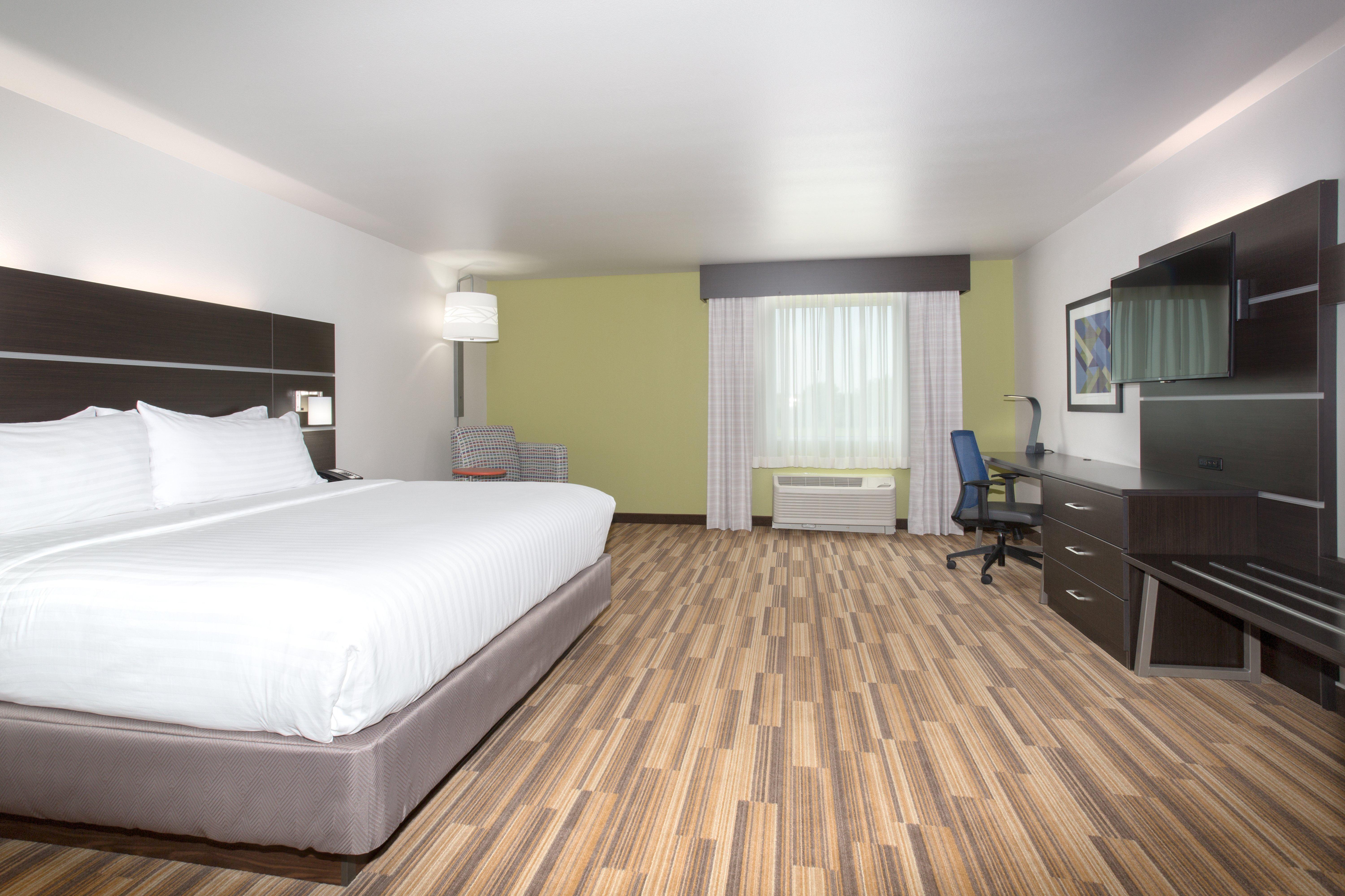 Holiday Express & - - Rushmore South By Ihg 3*